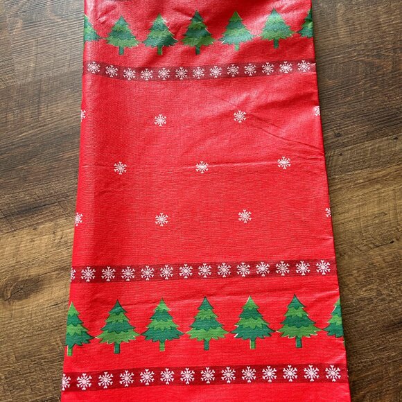 Vintage Table Cloth, Christmas Tablecloth, Vintage Table Linen, Square Plastic - Picture 4 of 6